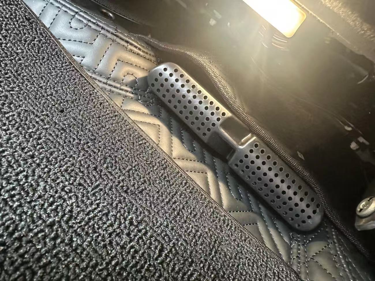 Car Seat Cover - ฝาครอบช่องแอร์รถยนต์สำหรับ BMW ซีรีส์ 3 4 รุ่น